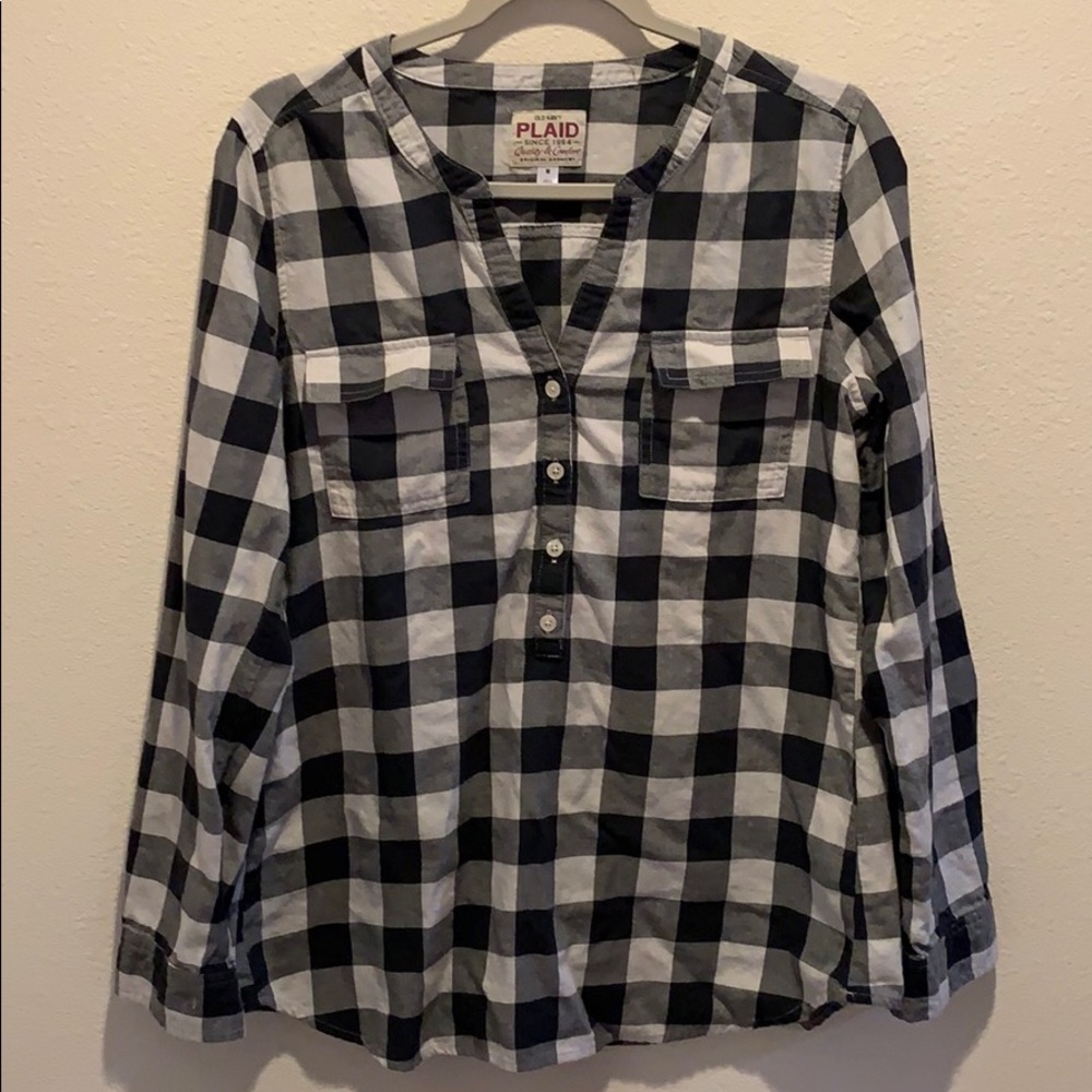 Old Navy Womens Gray& White Plaid Top size M.​​​​​​​​​​​​​​​​​​​​​